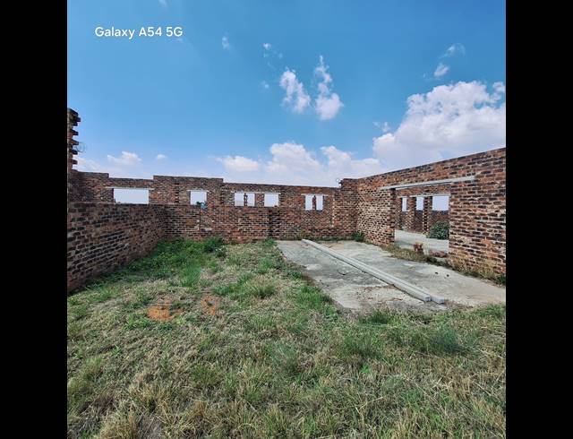 5 BEDROOM HOUSE FOR SALE IN BERG EN DAL